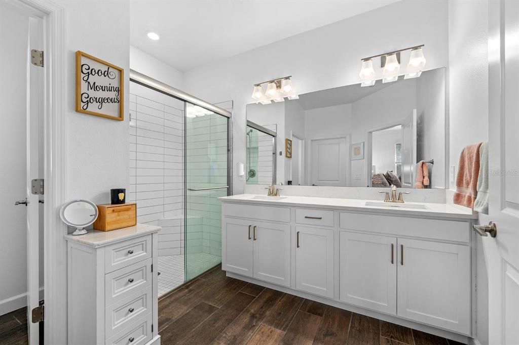 For Sale: $369,900 (2 beds, 2 baths, 1761 Square Feet)