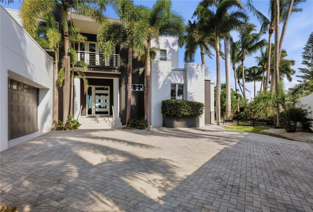 For Sale: $7,995,000 (4 beds, 4 baths, 3936 Square Feet)