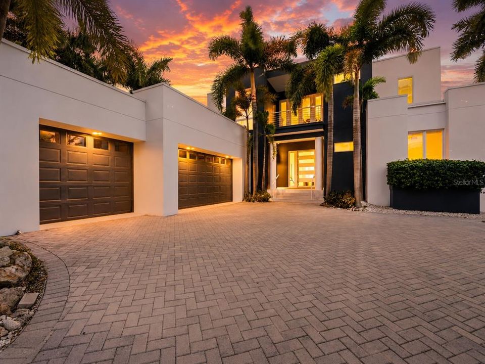 For Sale: $7,995,000 (4 beds, 4 baths, 3936 Square Feet)