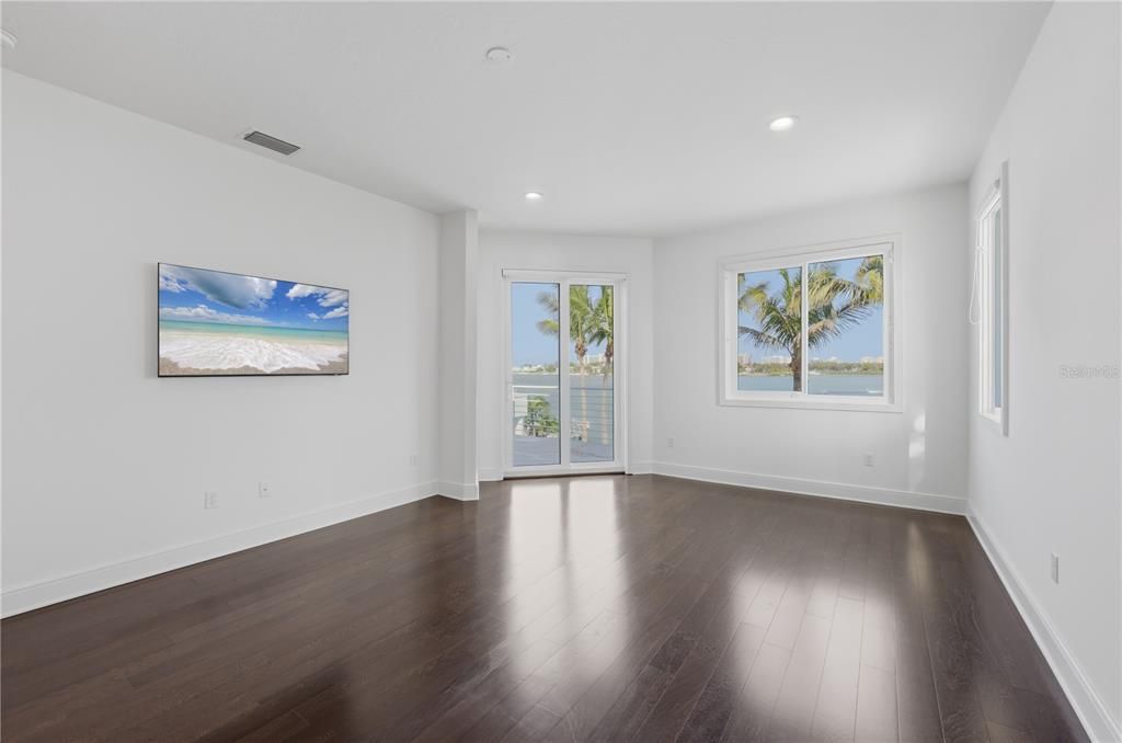 For Sale: $7,995,000 (4 beds, 4 baths, 3936 Square Feet)