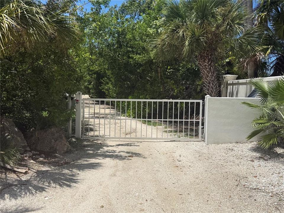 For Sale: $7,995,000 (4 beds, 4 baths, 3936 Square Feet)