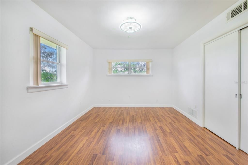 En Venta: $365,000 (3 camas, 2 baños, 2214 Pies cuadrados)