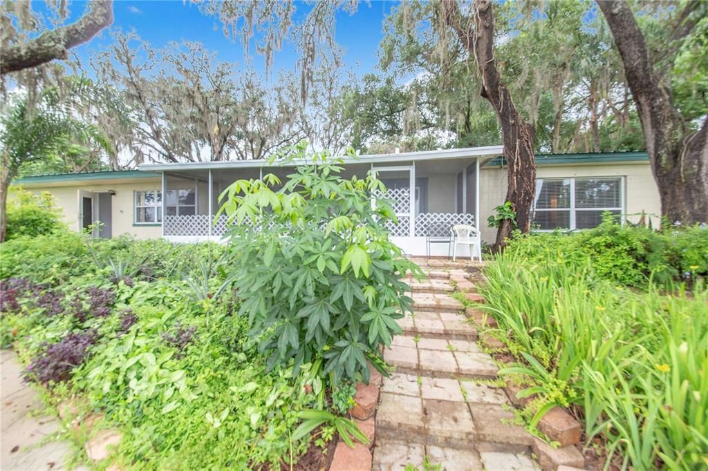 En Venta: $365,000 (3 camas, 2 baños, 2214 Pies cuadrados)