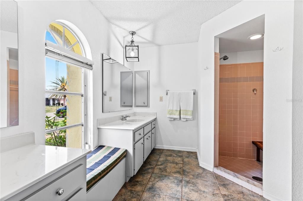 For Sale: $359,900 (3 beds, 2 baths, 1794 Square Feet)
