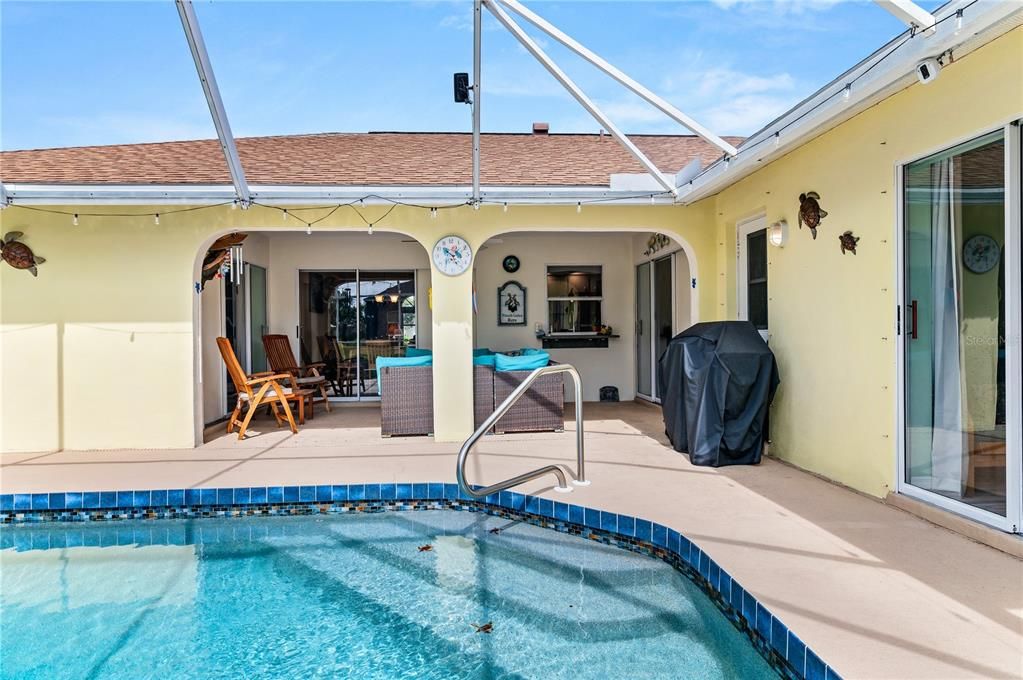 For Sale: $359,900 (3 beds, 2 baths, 1794 Square Feet)