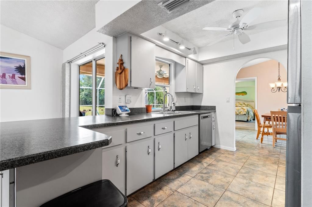 For Sale: $359,900 (3 beds, 2 baths, 1794 Square Feet)