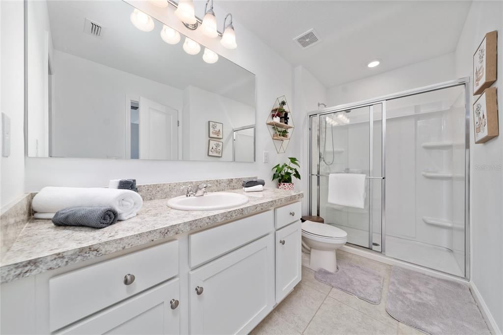 For Rent: $2,300 (3 beds, 2 baths, 1424 Square Feet)