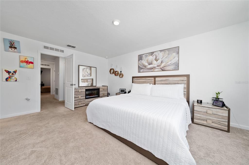 For Rent: $2,300 (3 beds, 2 baths, 1424 Square Feet)