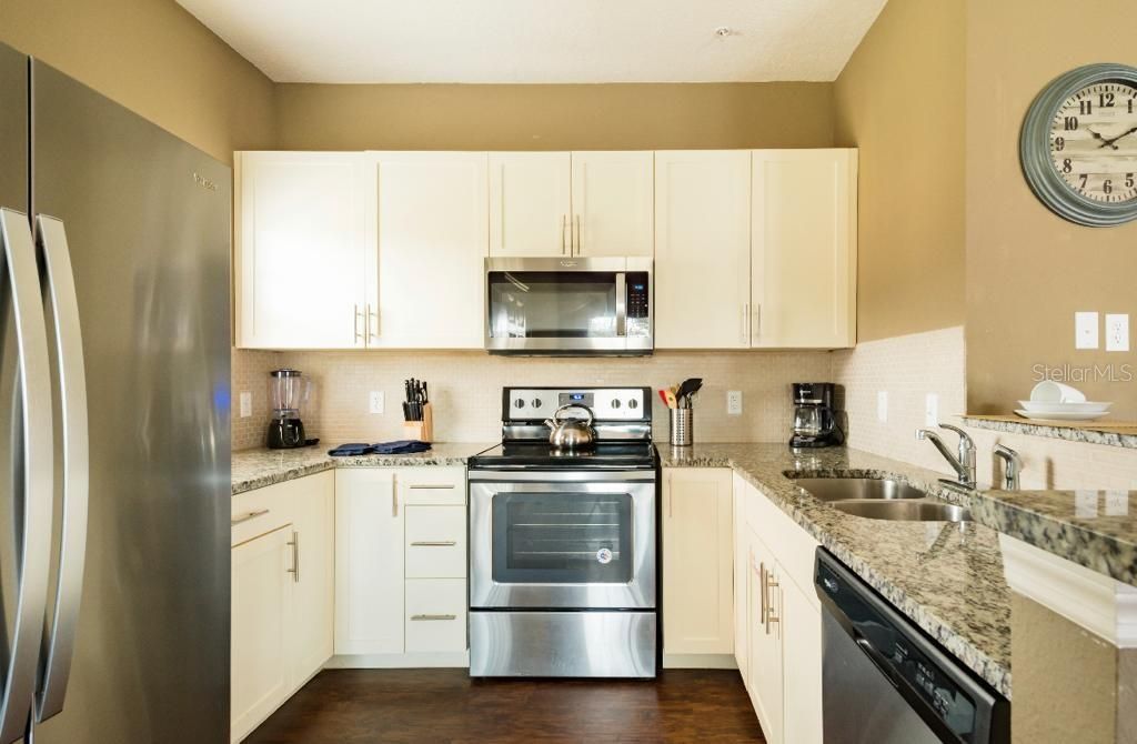En Venta: $330,000 (4 camas, 3 baños, 1694 Pies cuadrados)