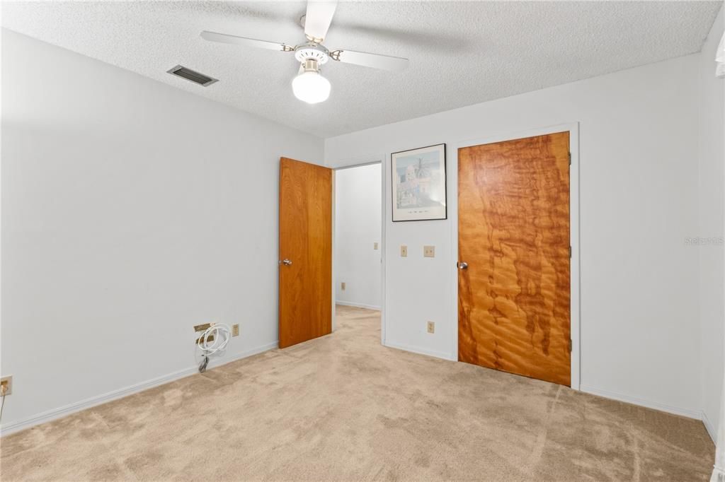 For Sale: $750,000 (3 beds, 2 baths, 1939 Square Feet)