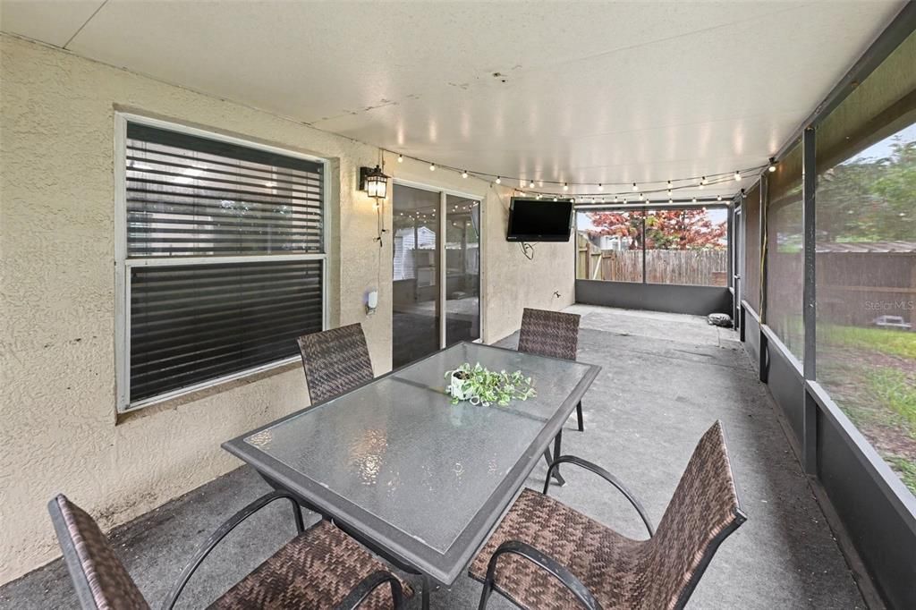 For Sale: $336,900 (3 beds, 2 baths, 1212 Square Feet)