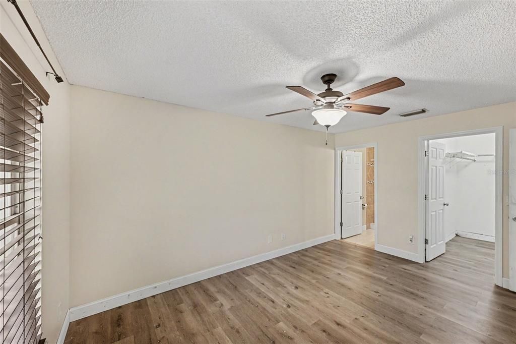 For Sale: $336,900 (3 beds, 2 baths, 1212 Square Feet)