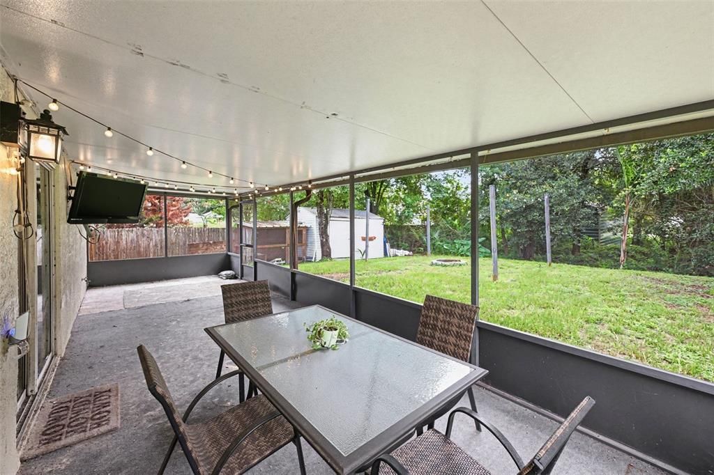 For Sale: $336,900 (3 beds, 2 baths, 1212 Square Feet)