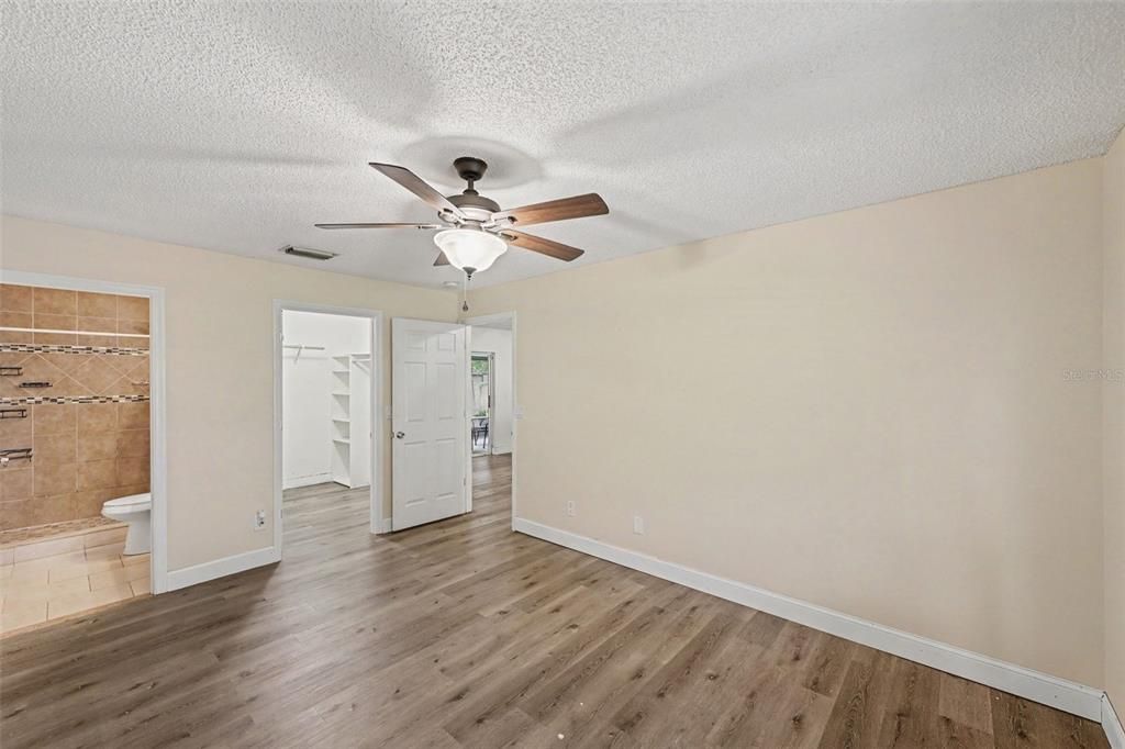 For Sale: $336,900 (3 beds, 2 baths, 1212 Square Feet)