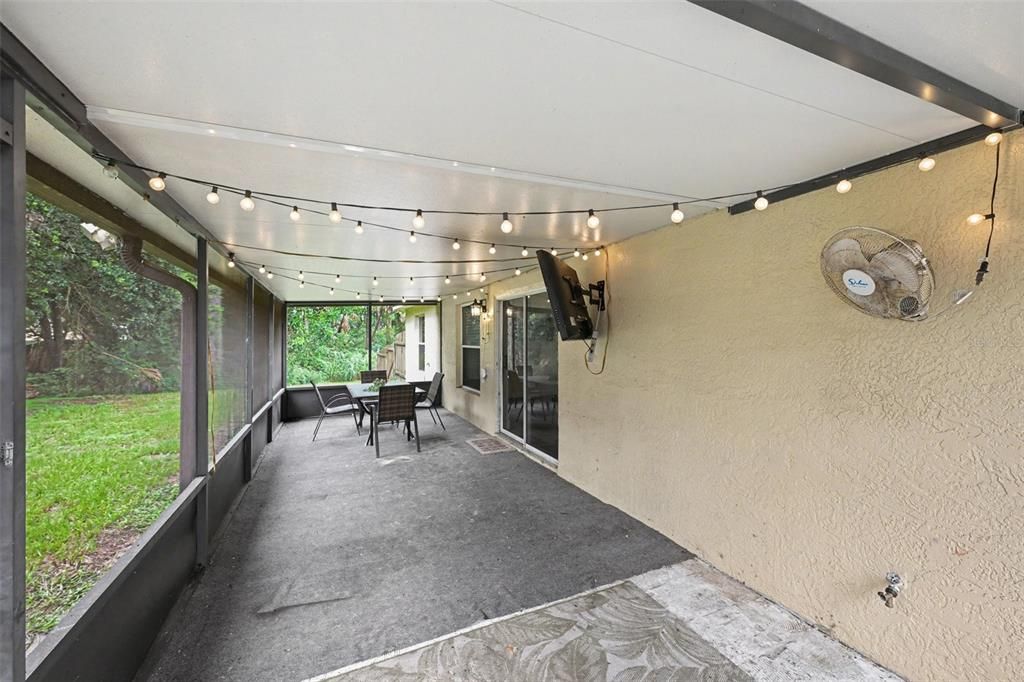 For Sale: $336,900 (3 beds, 2 baths, 1212 Square Feet)