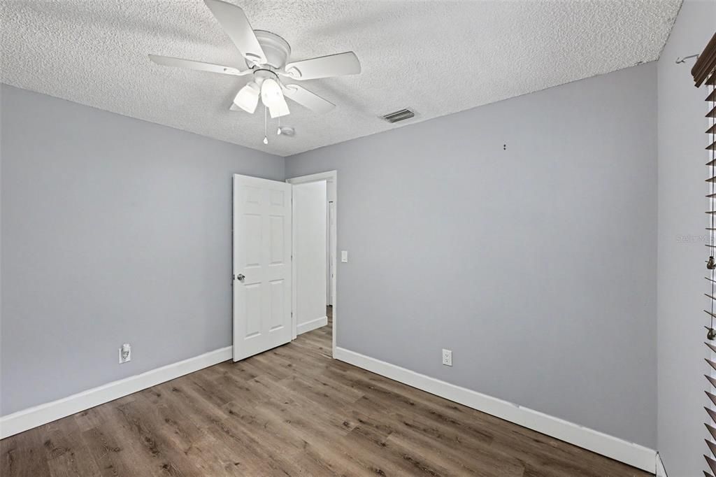 For Sale: $336,900 (3 beds, 2 baths, 1212 Square Feet)
