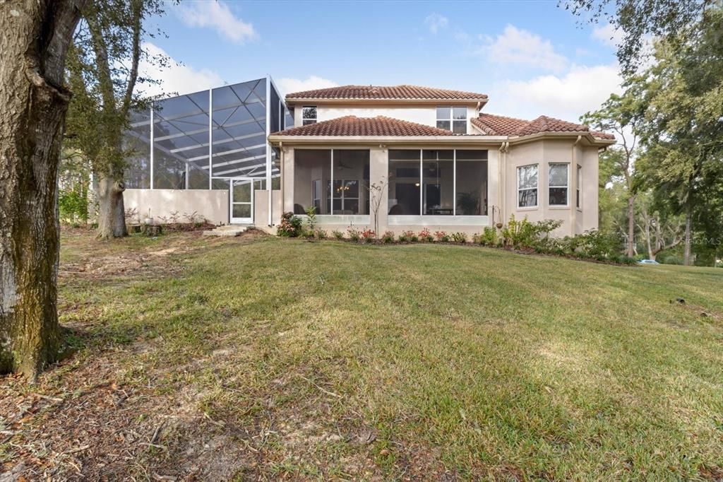 For Sale: $899,000 (5 beds, 4 baths, 3888 Square Feet)