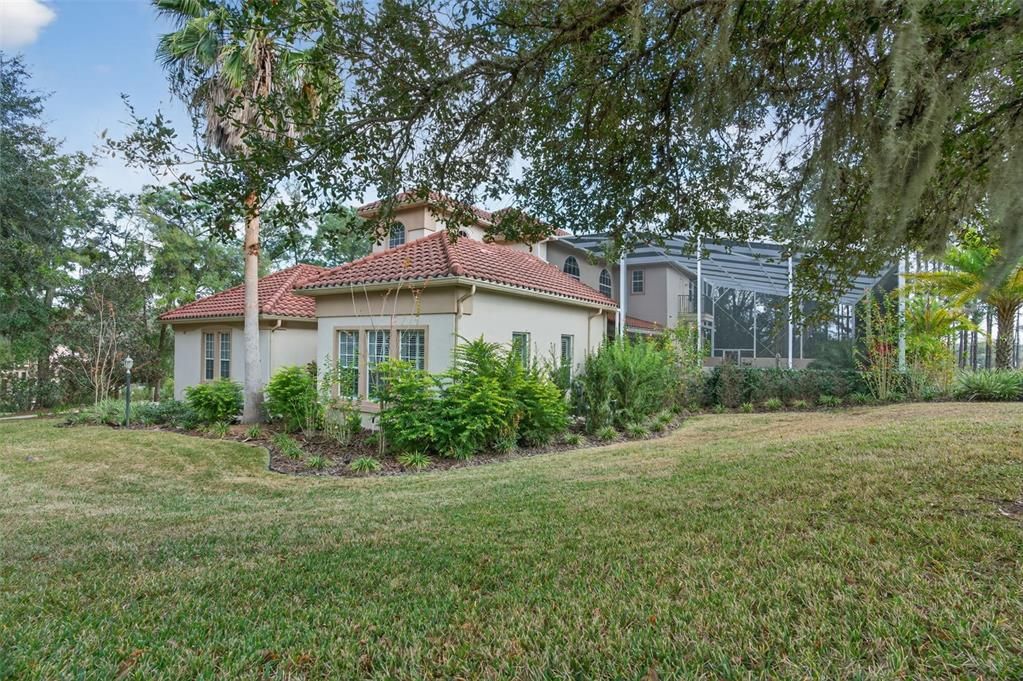For Sale: $899,000 (5 beds, 4 baths, 3888 Square Feet)