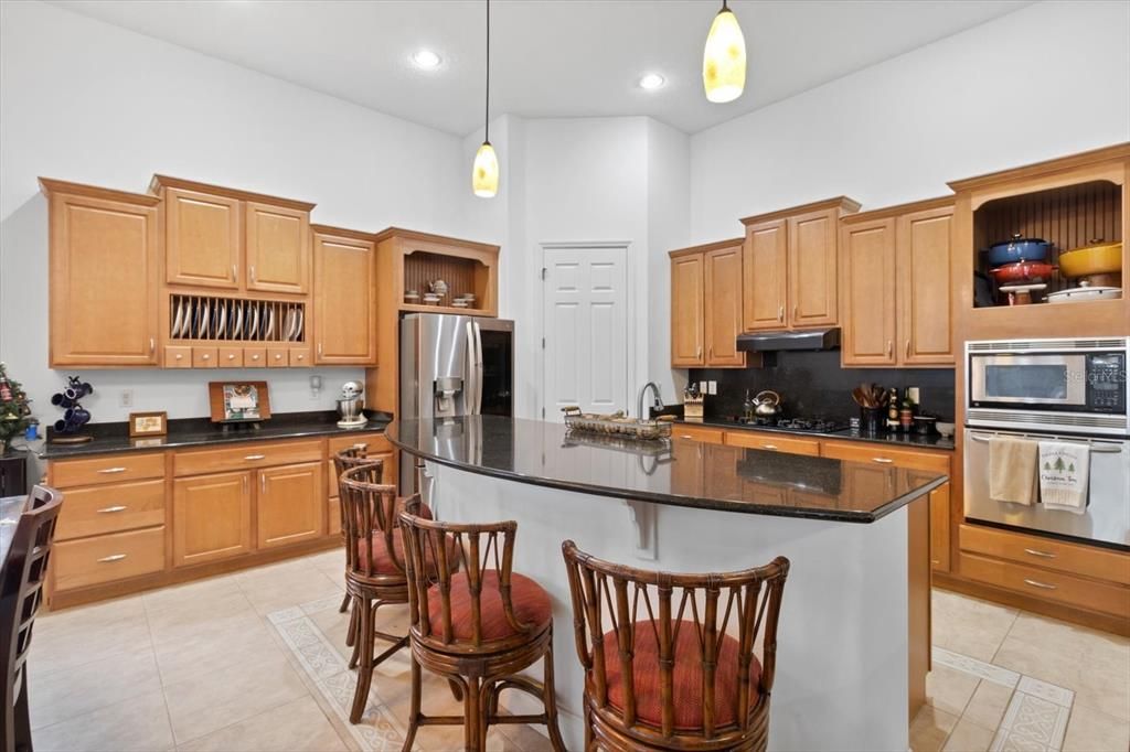For Sale: $899,000 (5 beds, 4 baths, 3888 Square Feet)