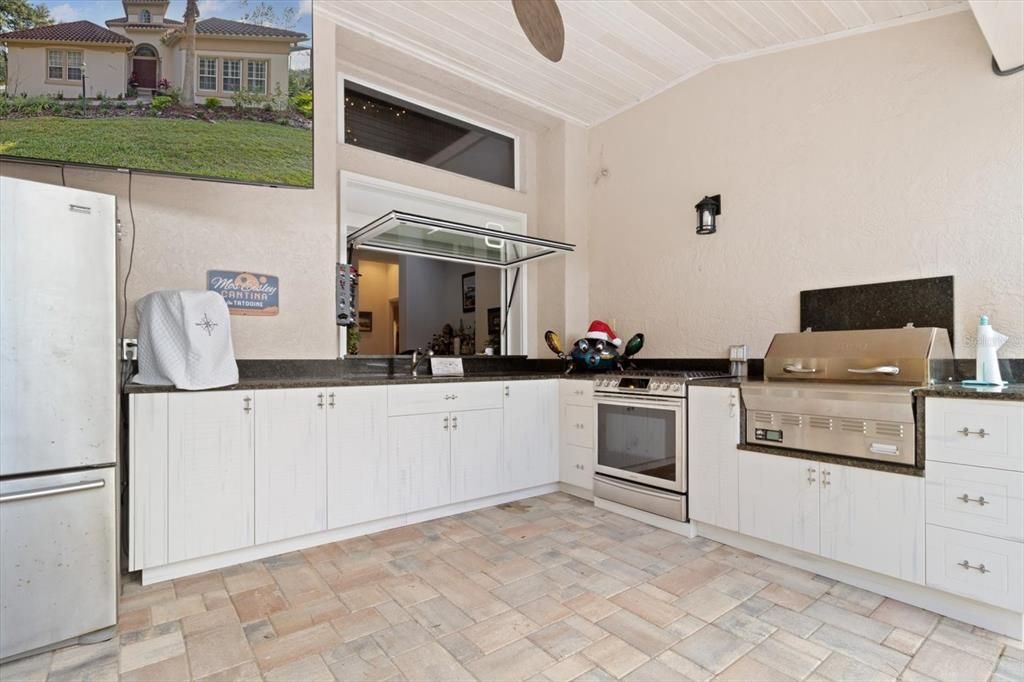 For Sale: $899,000 (5 beds, 4 baths, 3888 Square Feet)