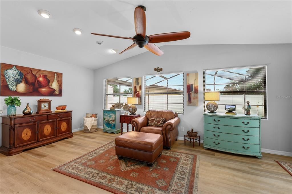 For Sale: $365,000 (3 beds, 3 baths, 1438 Square Feet)