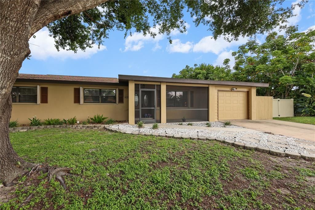 For Sale: $365,000 (3 beds, 3 baths, 1438 Square Feet)