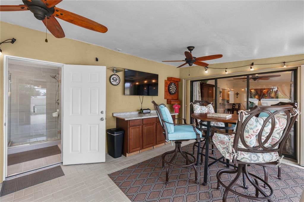 For Sale: $365,000 (3 beds, 3 baths, 1438 Square Feet)