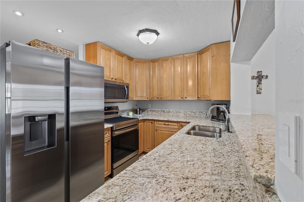 For Sale: $365,000 (3 beds, 3 baths, 1438 Square Feet)
