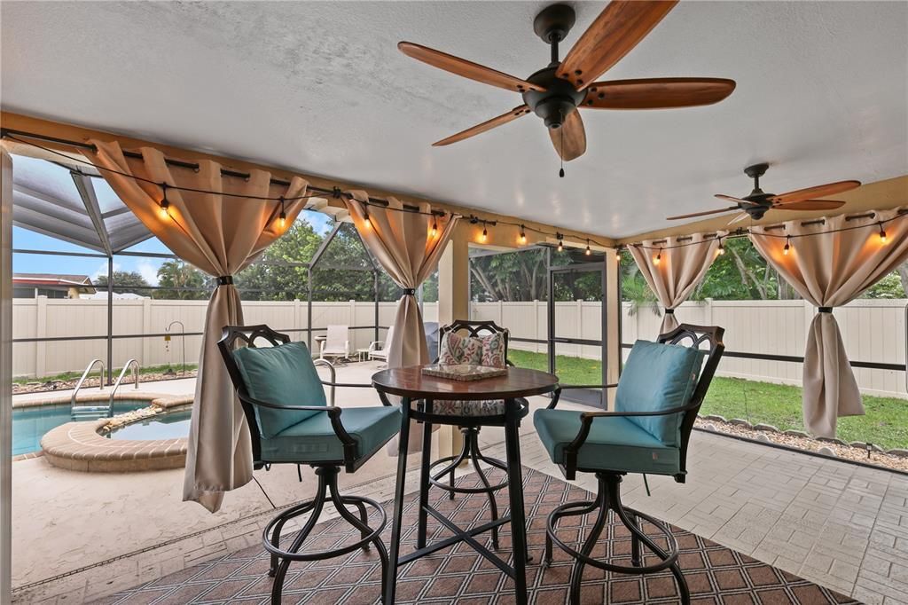 For Sale: $365,000 (3 beds, 3 baths, 1438 Square Feet)