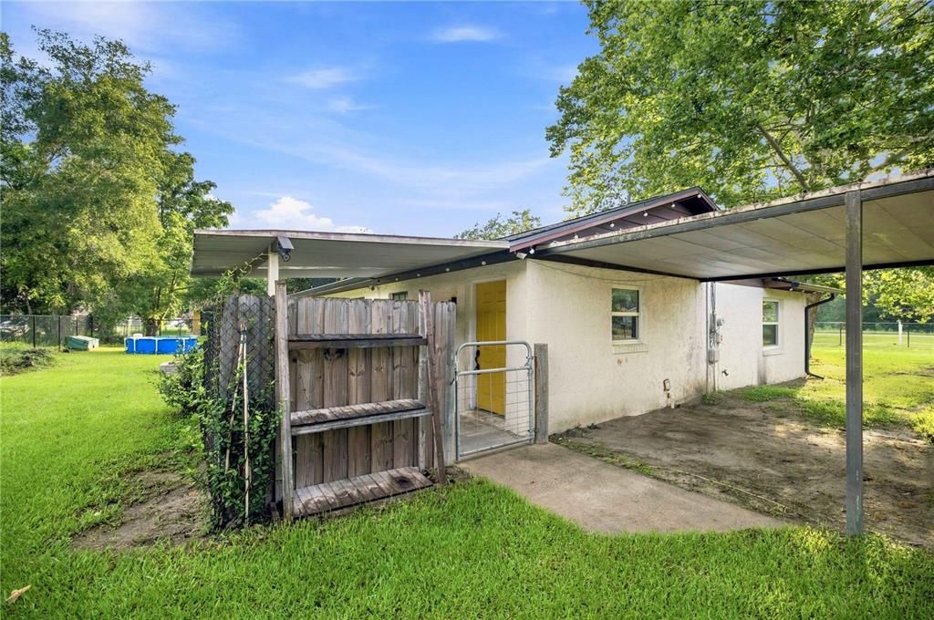 For Sale: $215,000 (3 beds, 2 baths, 1284 Square Feet)