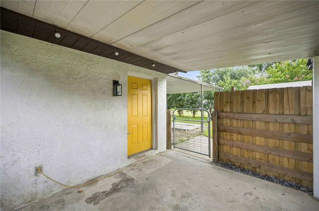 For Sale: $215,000 (3 beds, 2 baths, 1284 Square Feet)
