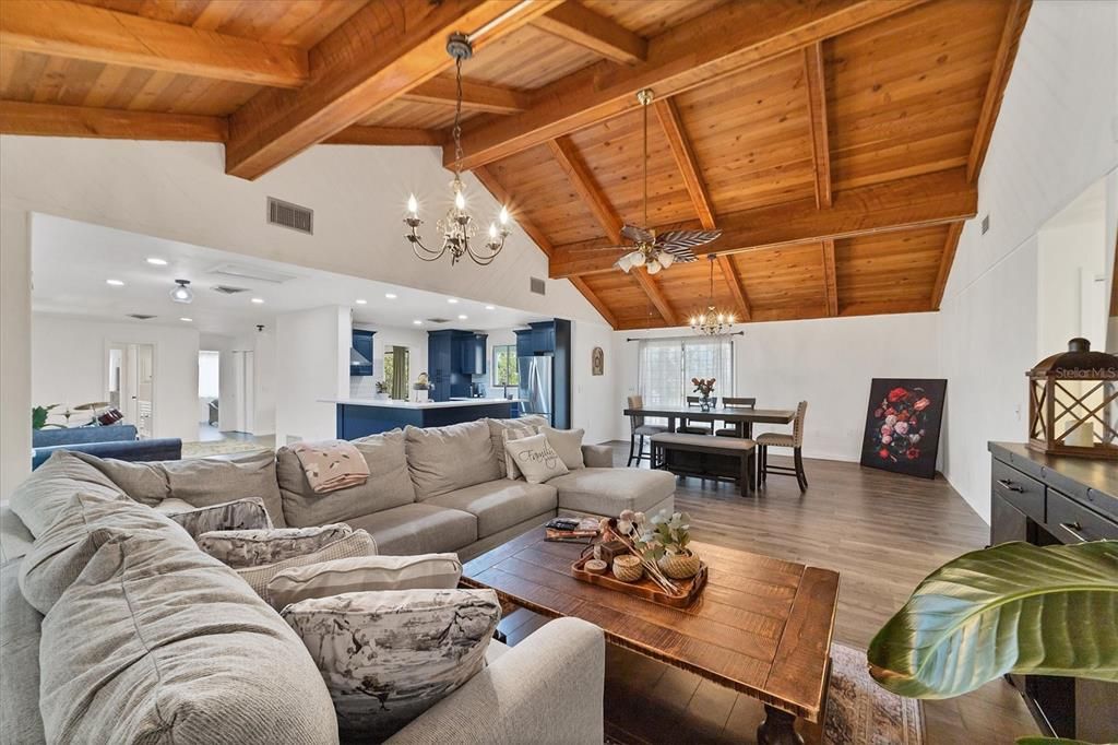 For Sale: $335,000 (3 beds, 2 baths, 2214 Square Feet)
