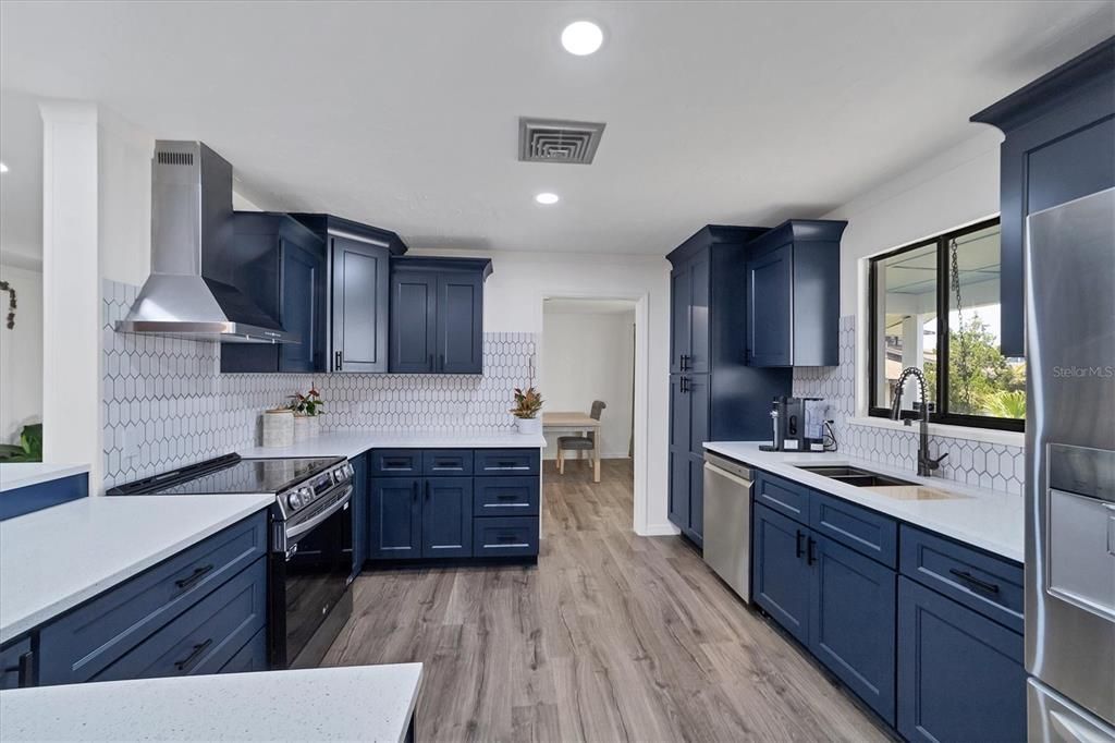 For Sale: $335,000 (3 beds, 2 baths, 2214 Square Feet)