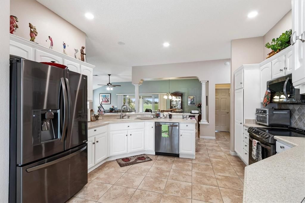 For Sale: $739,000 (3 beds, 2 baths, 1887 Square Feet)