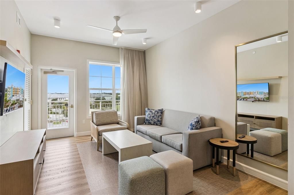 En Venta: $289,000 (1 camas, 1 baños, 734 Pies cuadrados)