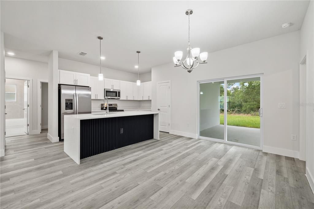 For Sale: $359,900 (4 beds, 3 baths, 1947 Square Feet)