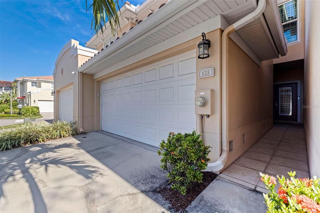 For Sale: $475,000 (3 beds, 2 baths, 1990 Square Feet)