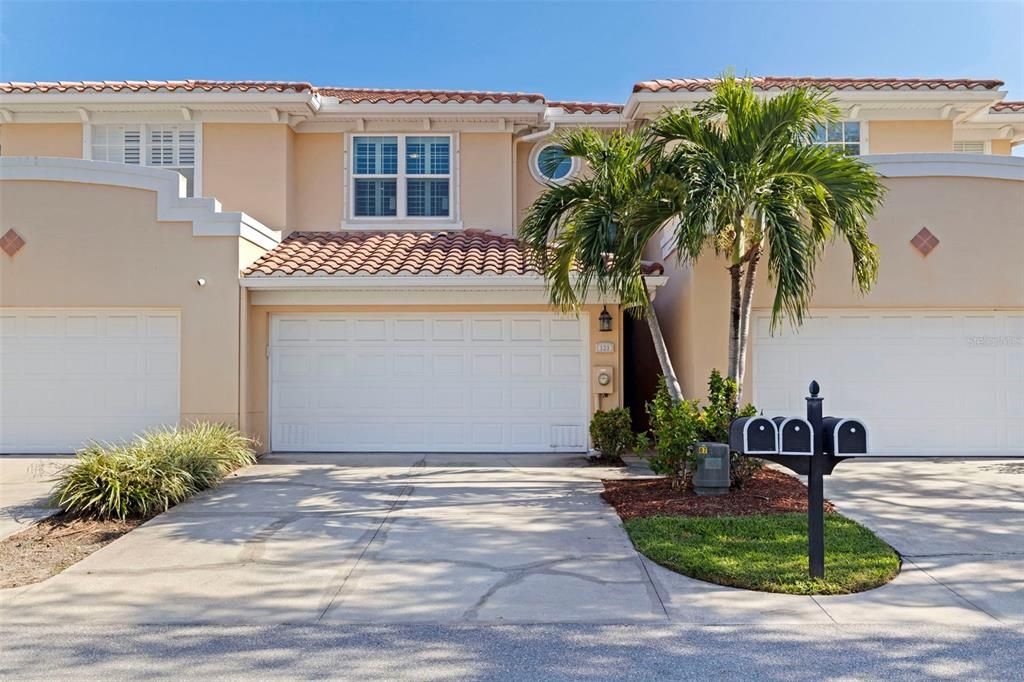 For Sale: $475,000 (3 beds, 2 baths, 1990 Square Feet)
