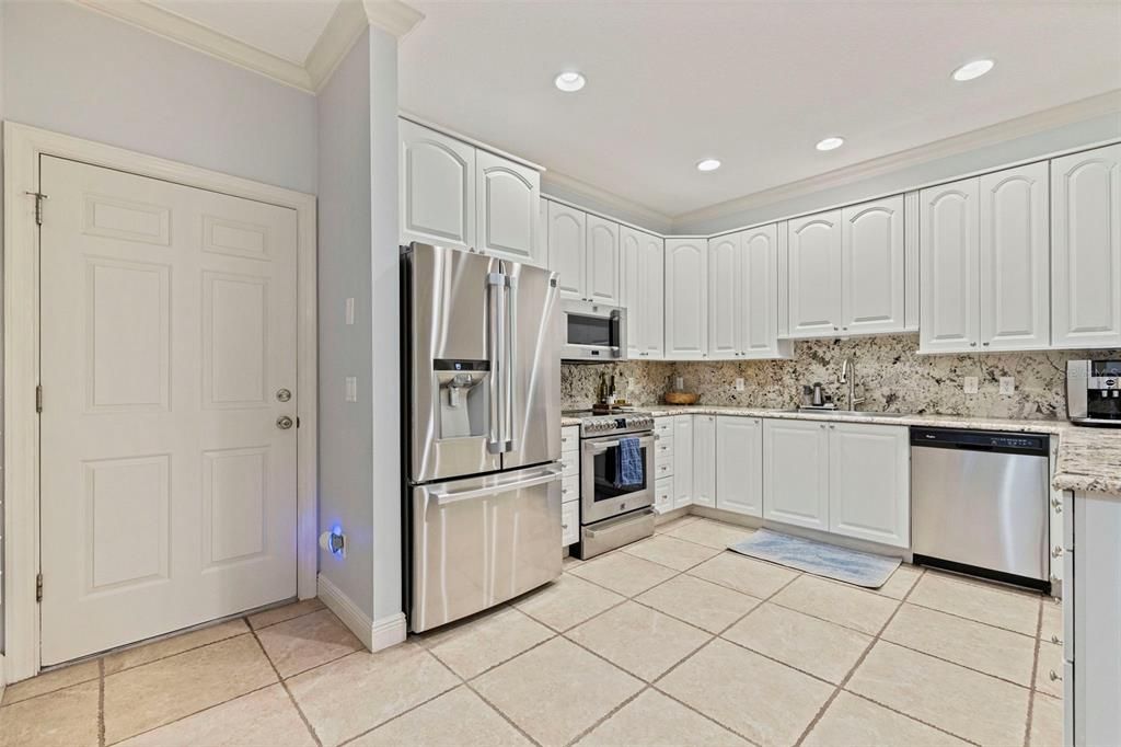 For Sale: $475,000 (3 beds, 2 baths, 1990 Square Feet)