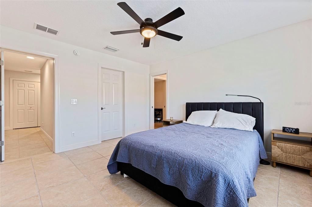 For Sale: $475,000 (3 beds, 2 baths, 1990 Square Feet)