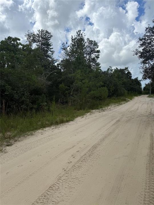 На продажу: $189,900 (4.74 acres)