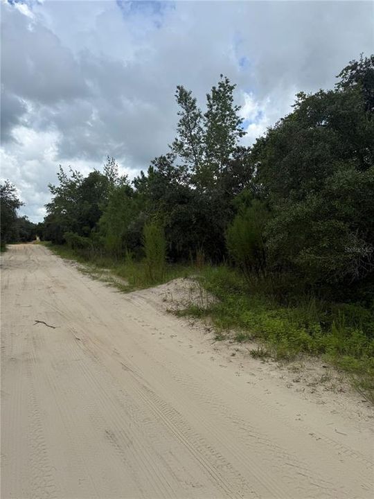 На продажу: $189,900 (4.74 acres)