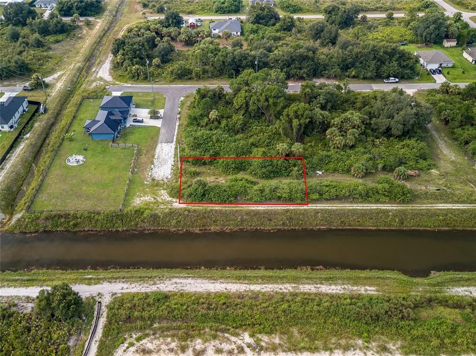 合同活跃: $15,000 (0.27 acres)