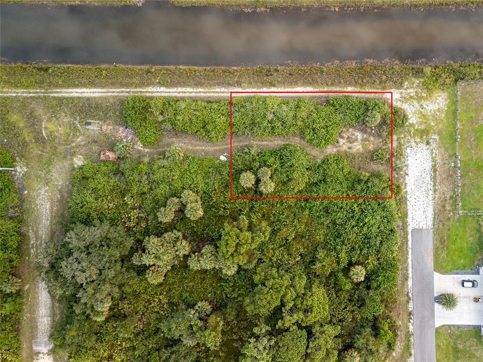 合同活跃: $15,000 (0.27 acres)