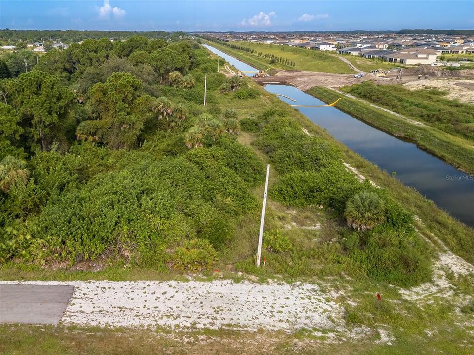 合同活跃: $15,000 (0.27 acres)