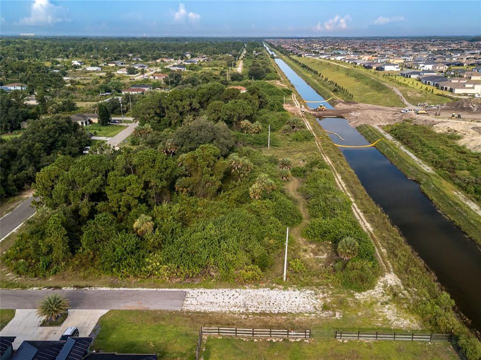合同活跃: $15,000 (0.27 acres)