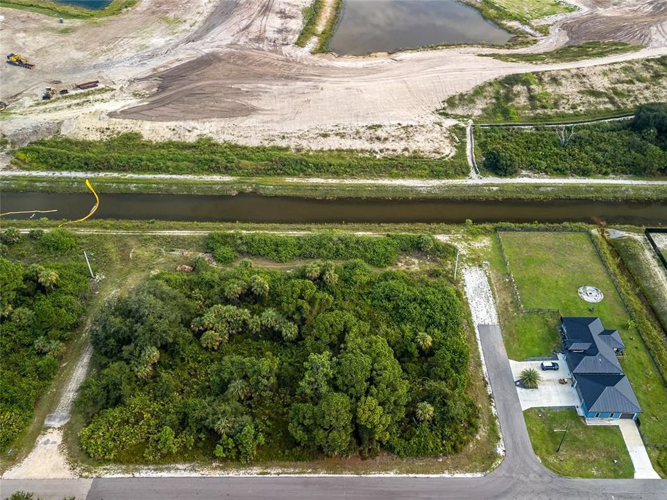 合同活跃: $15,000 (0.27 acres)
