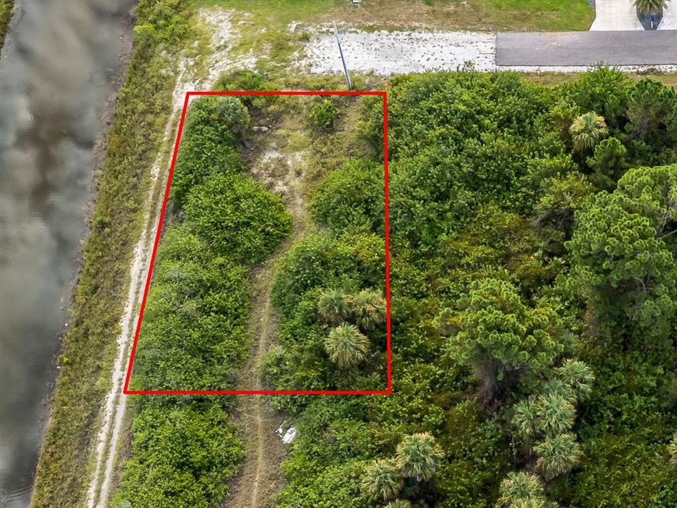 合同活跃: $15,000 (0.27 acres)