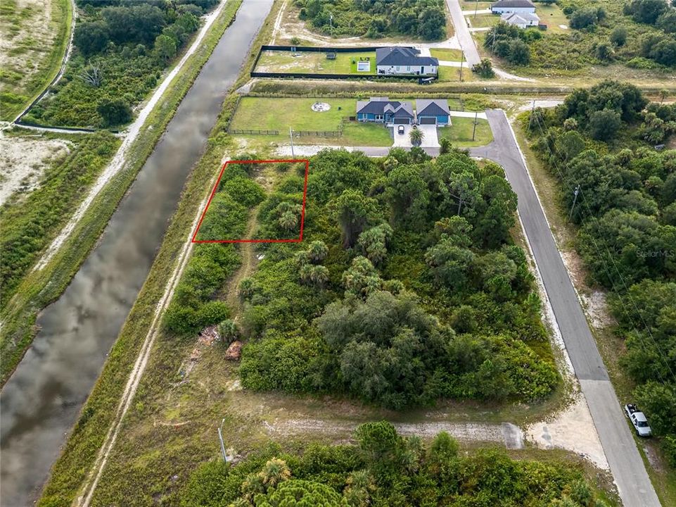 合同活跃: $15,000 (0.27 acres)