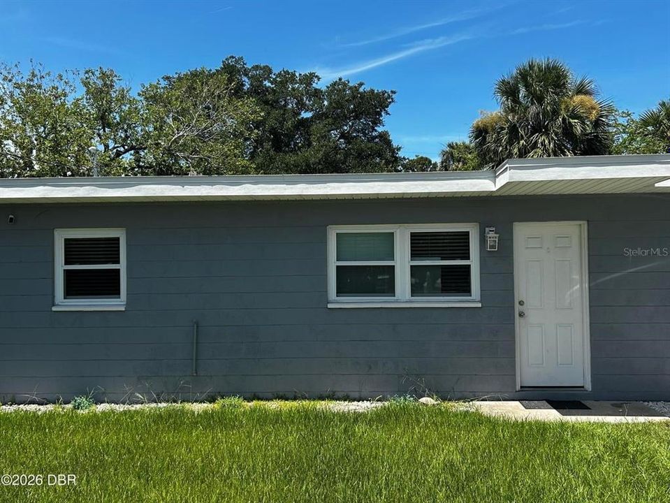 For Sale: $175,000 (2 beds, 1 baths, 720 Square Feet)